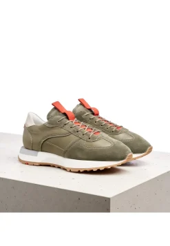 SNEAKER