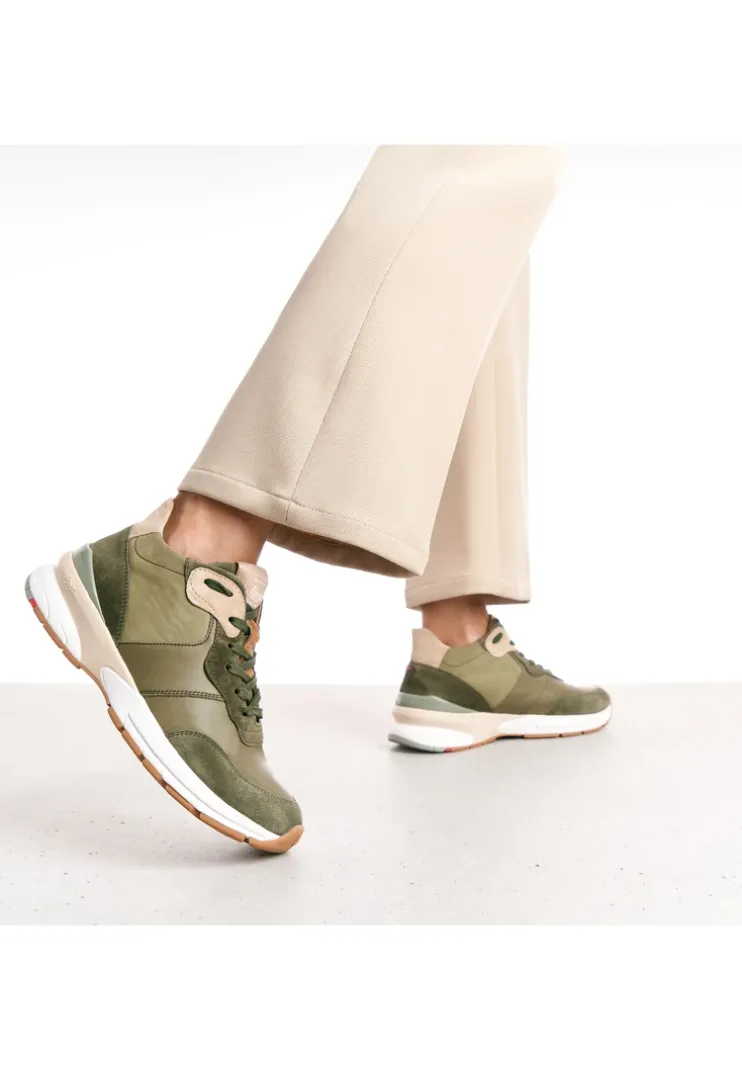 SNEAKER