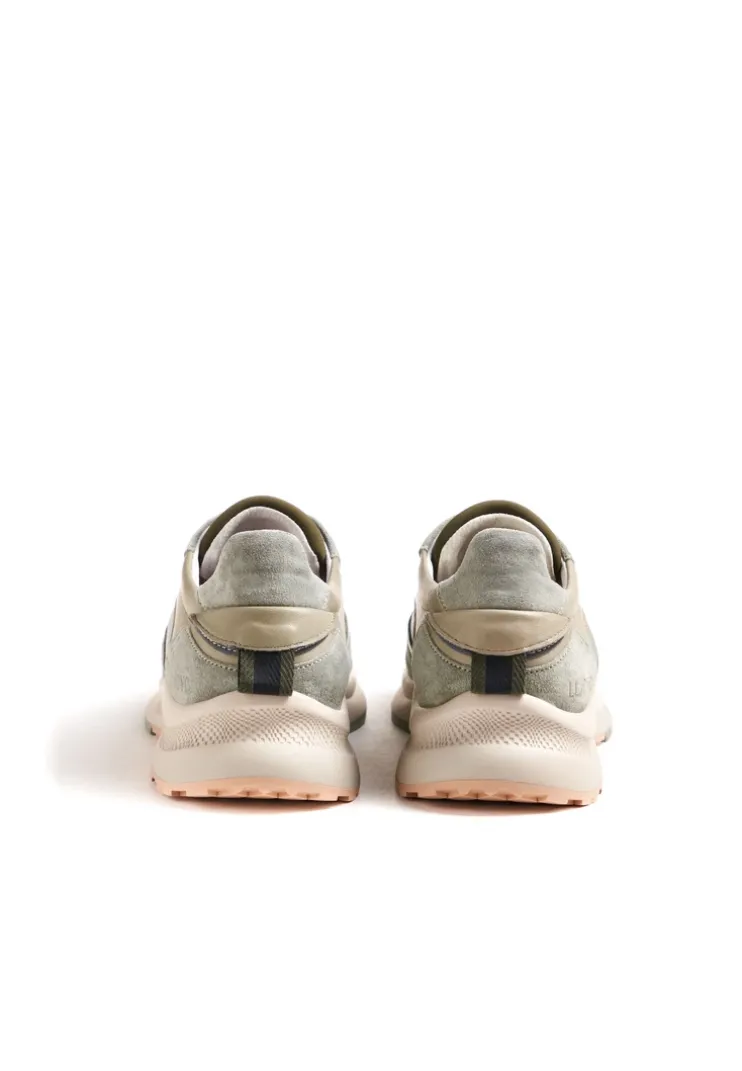SNEAKER