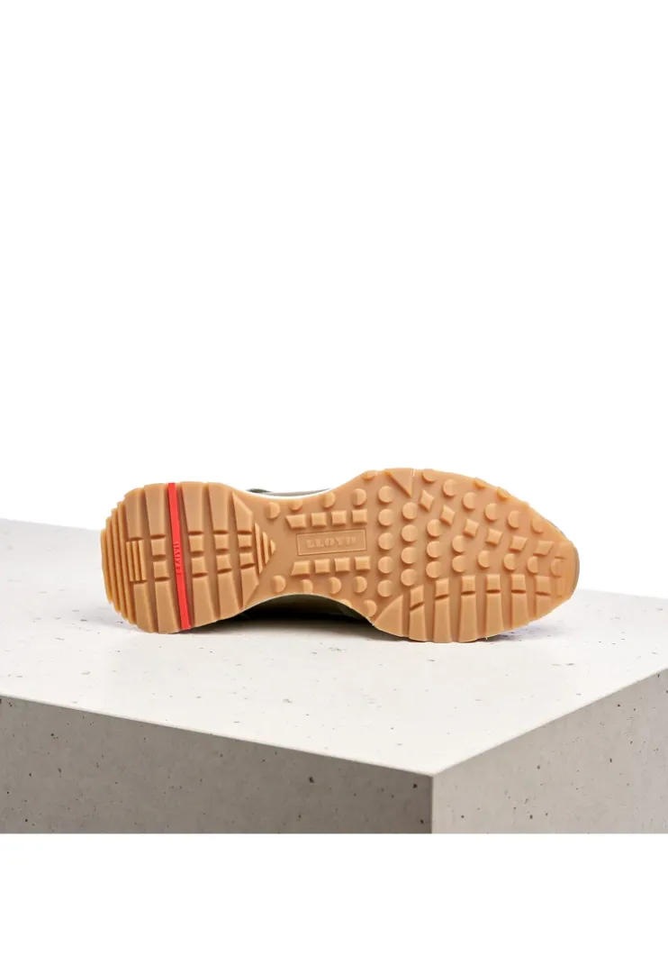 SNEAKER