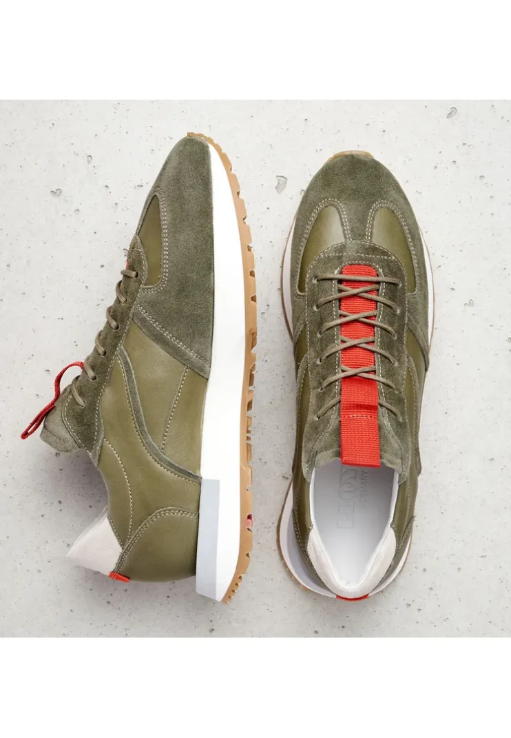 SNEAKER