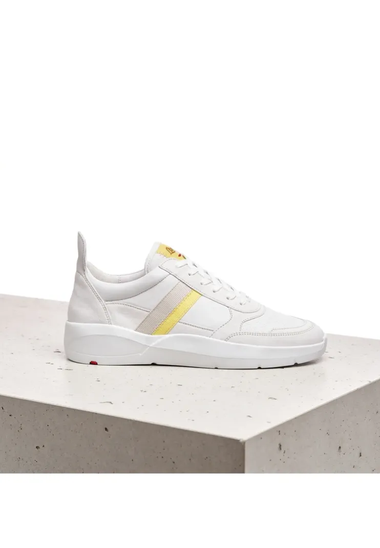 SNEAKER