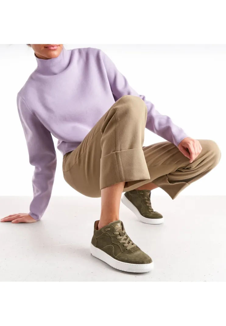 SNEAKER