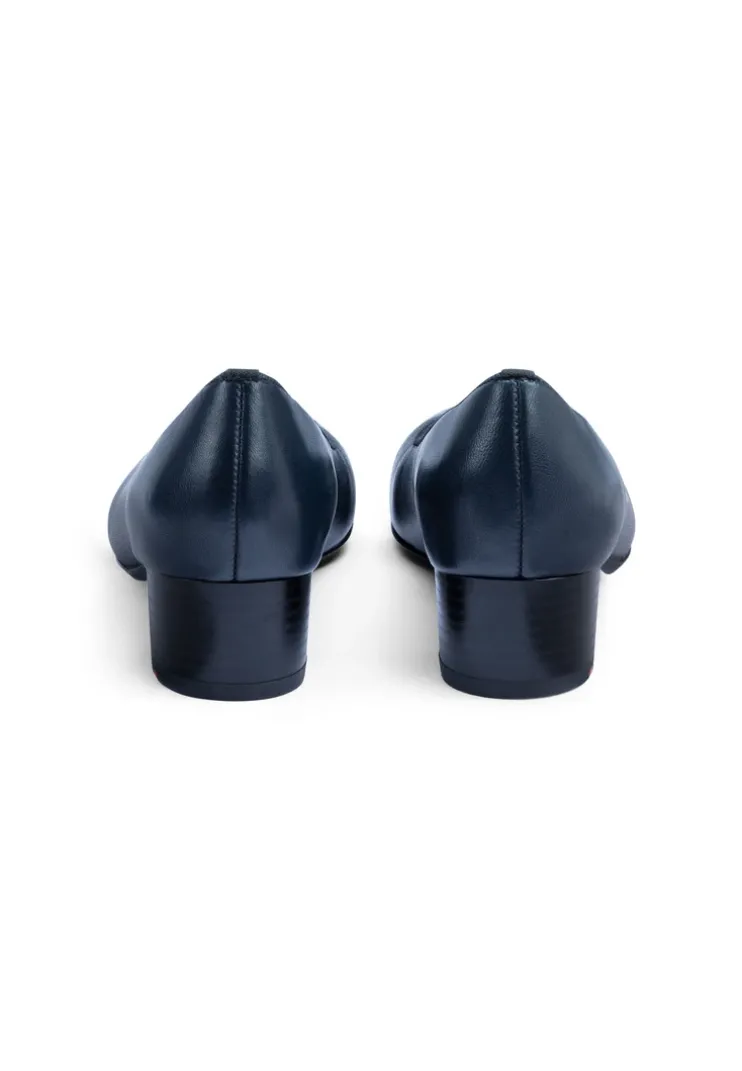 \u200EPUMPS