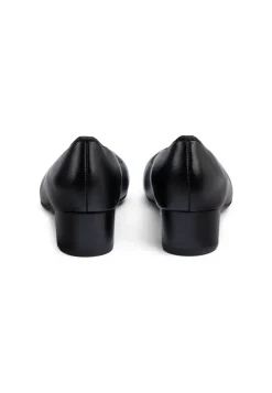 \u200EPUMPS
