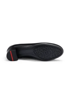 \u200EPUMPS